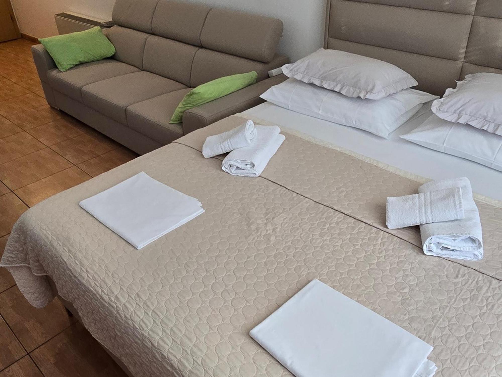 Apartmani Katarina Makarska Bagian luar foto